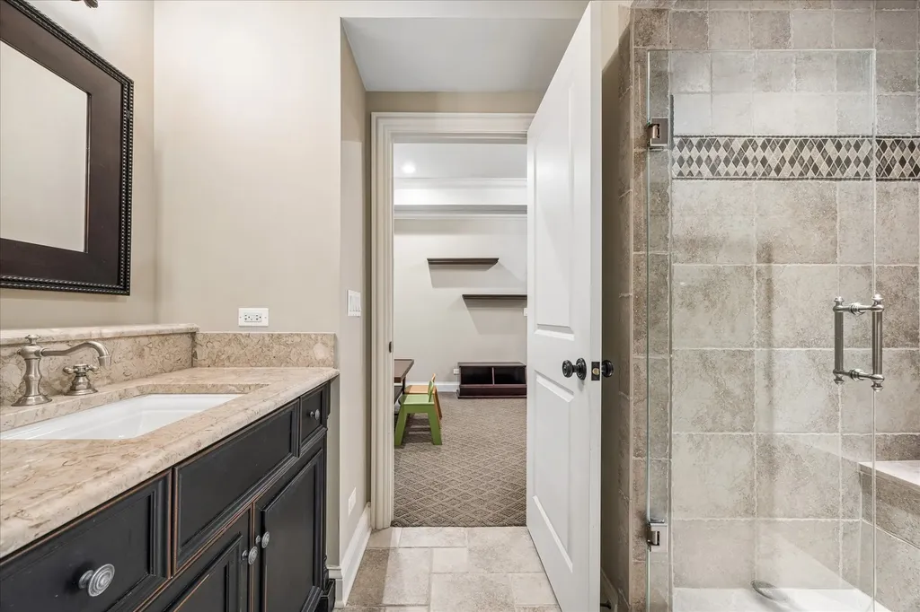 28 South Adams Street Hinsdale IL 60521