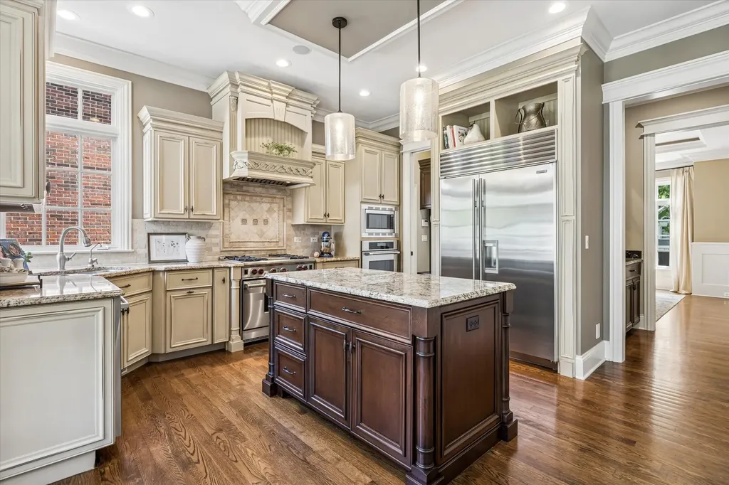 28 South Adams Street Hinsdale IL 60521