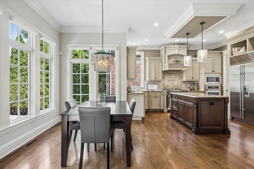 28 South Adams Street Hinsdale IL 60521
