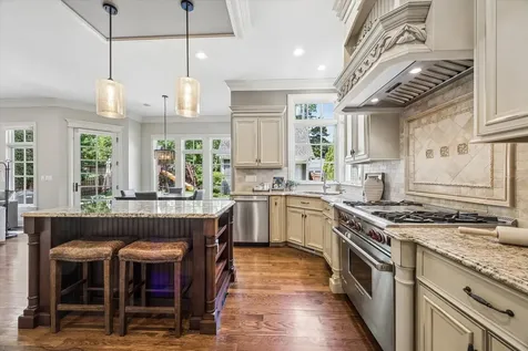28 South Adams Street Hinsdale IL 60521