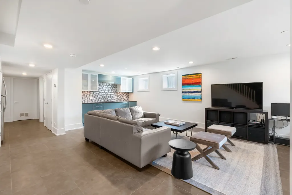 2312 West Charleston Street Chicago IL 60647