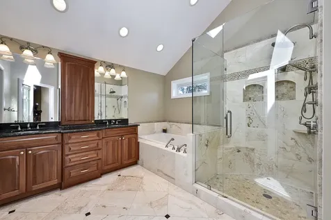 381 Grayfriars Lane Inverness IL 60067