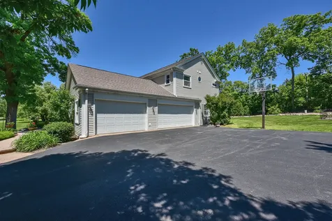 381 Grayfriars Lane Inverness IL 60067