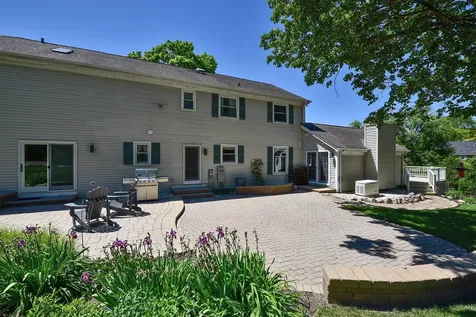 381 Grayfriars Lane Inverness IL 60067
