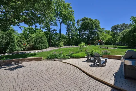 381 Grayfriars Lane Inverness IL 60067