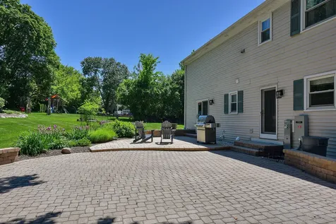 381 Grayfriars Lane Inverness IL 60067