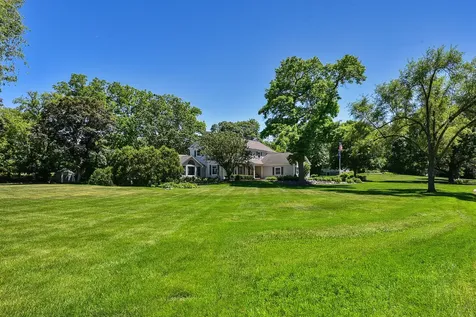381 Grayfriars Lane Inverness IL 60067