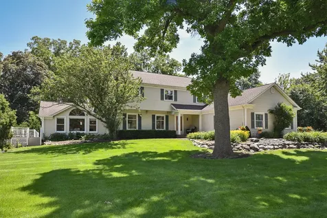 381 Grayfriars Lane Inverness IL 60067