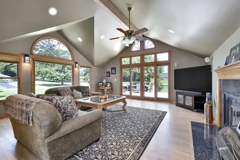 381 Grayfriars Lane Inverness IL 60067
