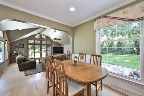 381 Grayfriars Lane Inverness IL 60067