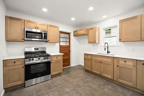 974 South Washington Avenue Kankakee IL 60901