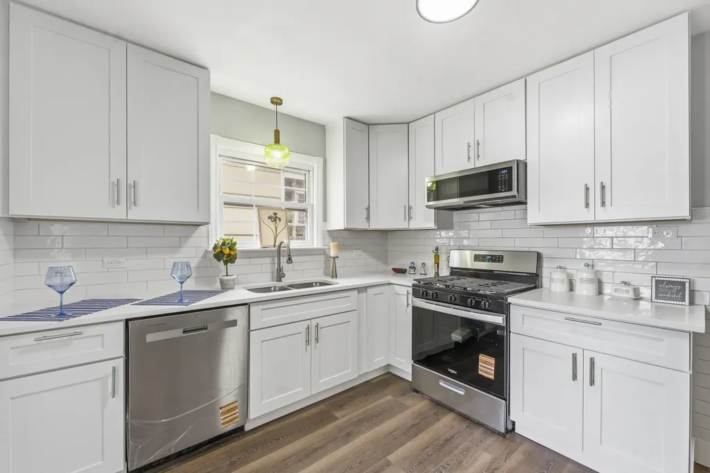 3221 North Opal Avenue Chicago IL 60634