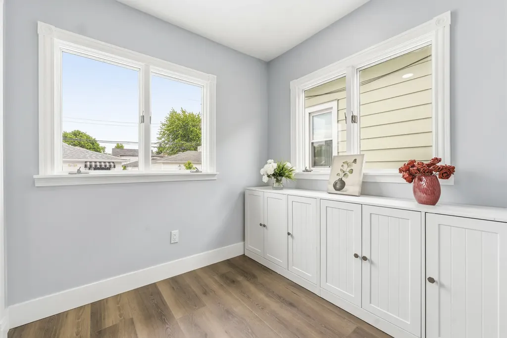 3221 North Opal Avenue Chicago IL 60634