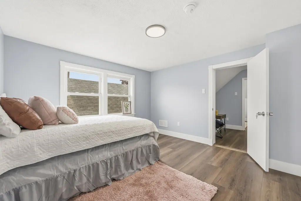 3221 North Opal Avenue Chicago IL 60634