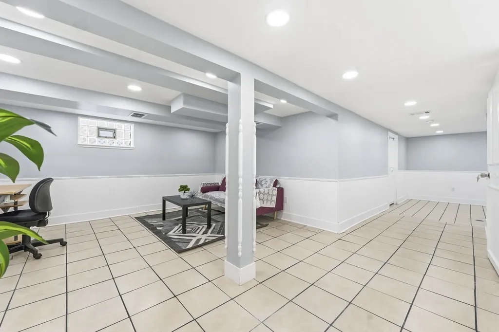 3221 North Opal Avenue Chicago IL 60634
