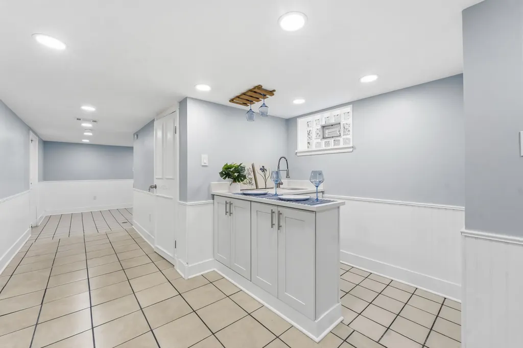3221 North Opal Avenue Chicago IL 60634