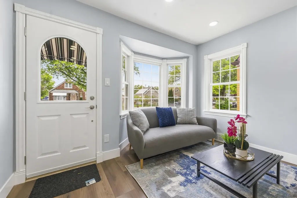 3221 North Opal Avenue Chicago IL 60634