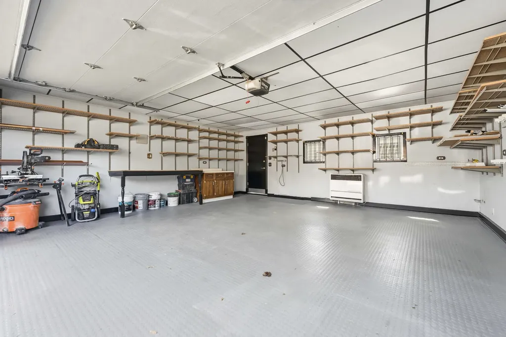 3221 North Opal Avenue Chicago IL 60634