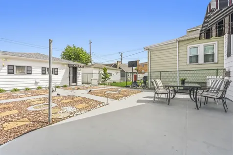 3221 North Opal Avenue Chicago IL 60634
