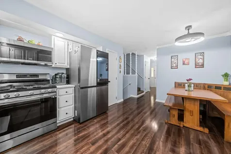 1393 Bryn Mawr Street Rockford IL 61107