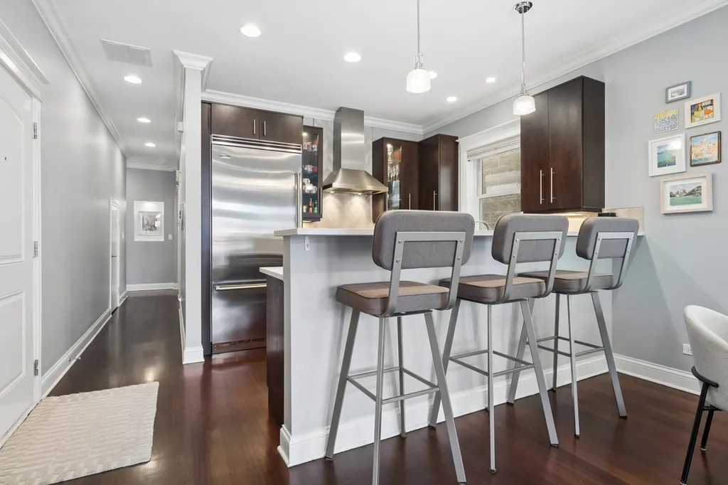 1039 West Grace Street Chicago IL 60613
