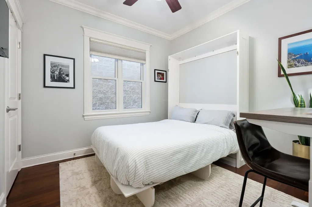 1039 West Grace Street Chicago IL 60613