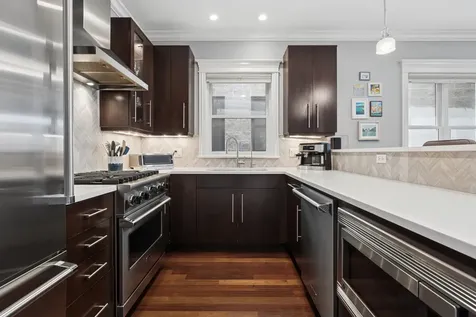 1039 West Grace Street Chicago IL 60613