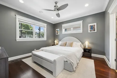 1039 West Grace Street Chicago IL 60613