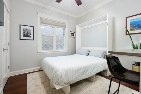 1039 West Grace Street Chicago IL 60613