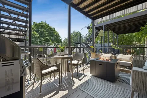 1039 West Grace Street Chicago IL 60613