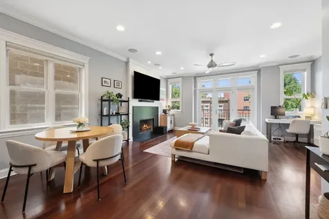 1039 West Grace Street Chicago IL 60613