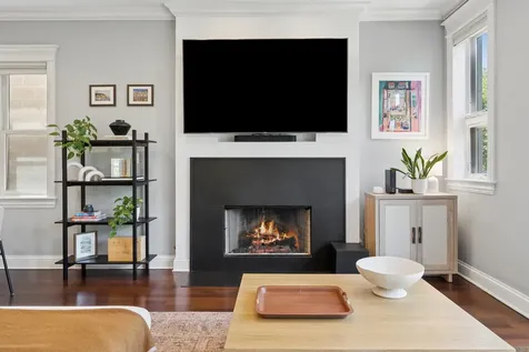 1039 West Grace Street Chicago IL 60613