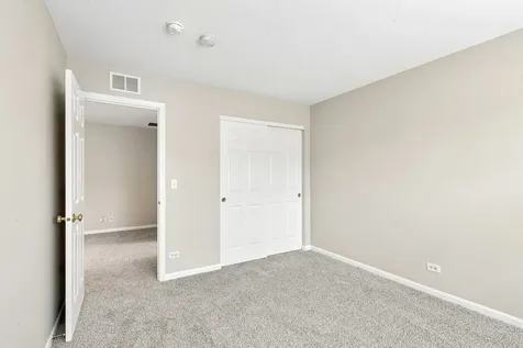 725 South Jade Lane Round Lake IL 60073