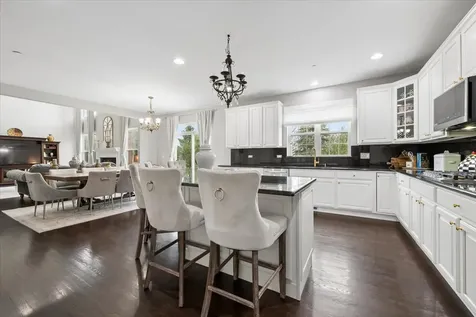 5423 Swan Circle Hoffman Estates IL 60192