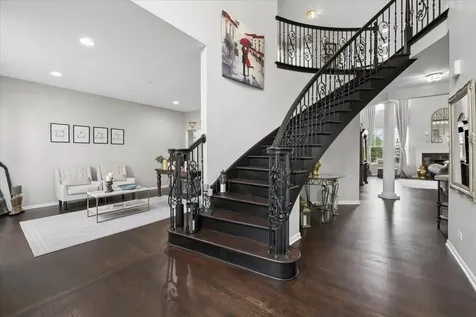 5423 Swan Circle Hoffman Estates IL 60192