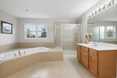 5423 Swan Circle Hoffman Estates IL 60192
