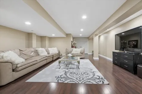 5423 Swan Circle Hoffman Estates IL 60192