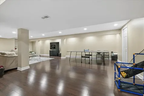 5423 Swan Circle Hoffman Estates IL 60192