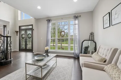 5423 Swan Circle Hoffman Estates IL 60192