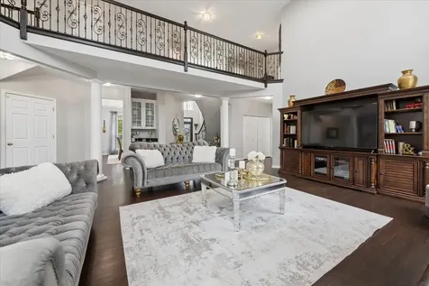 5423 Swan Circle Hoffman Estates IL 60192