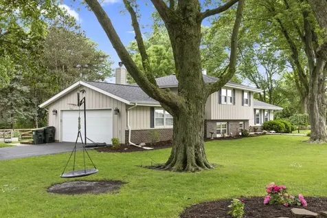 3N149 Lynn Drive St. Charles IL 60174