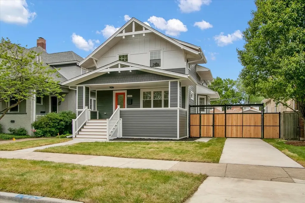 4036 West Warwick Avenue Chicago IL 60641