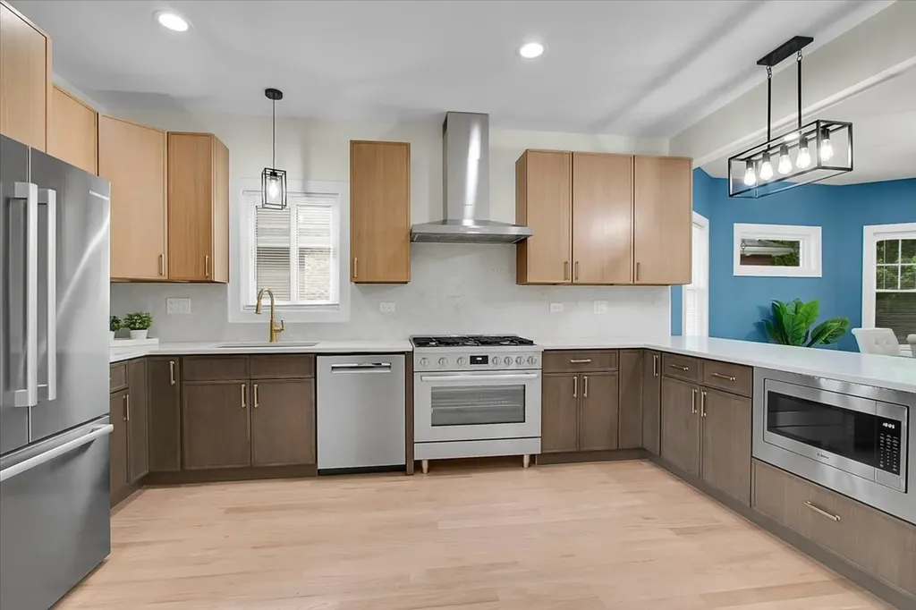 4036 West Warwick Avenue Chicago IL 60641