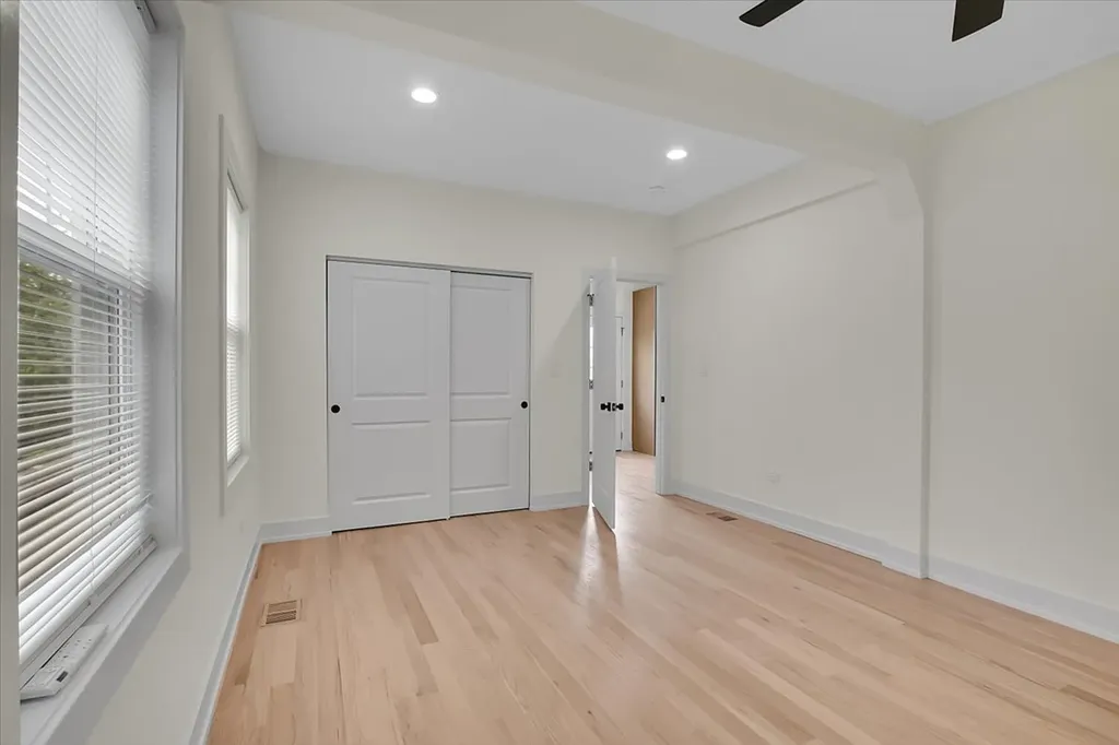 4036 West Warwick Avenue Chicago IL 60641