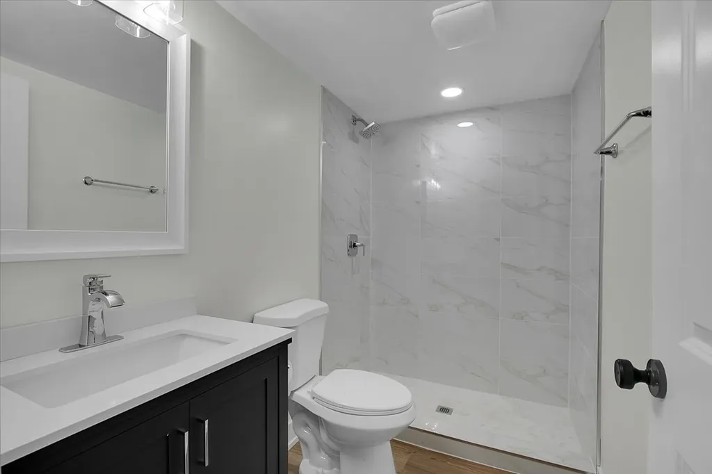 4036 West Warwick Avenue Chicago IL 60641