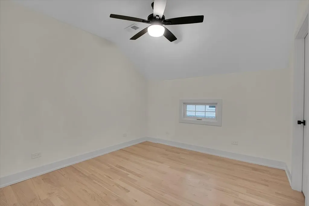 4036 West Warwick Avenue Chicago IL 60641