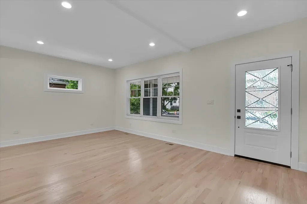 4036 West Warwick Avenue Chicago IL 60641