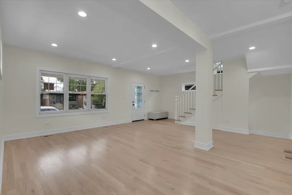 4036 West Warwick Avenue Chicago IL 60641
