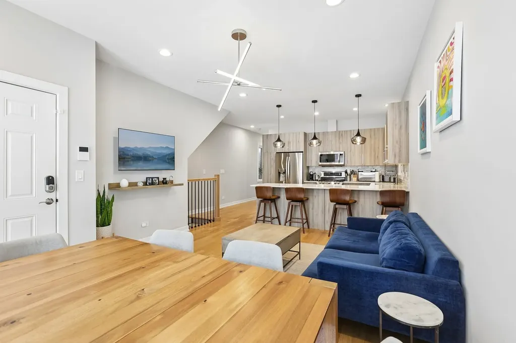 1822 South Throop Street Chicago IL 60608