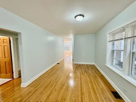 5618 North Artesian Avenue Chicago IL 60659